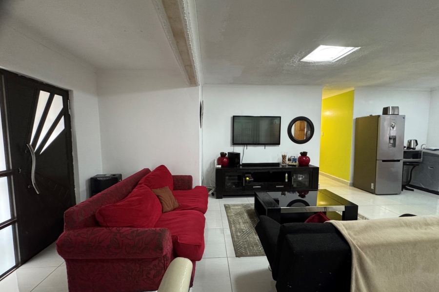 3 Bedroom Property for Sale in Park Village Western Cape